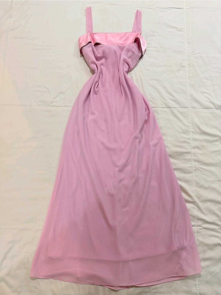 pink dress