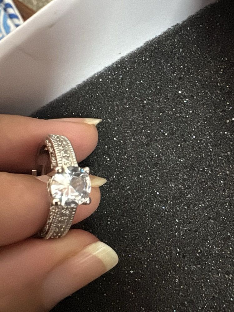Sparkling Solitaire Ring