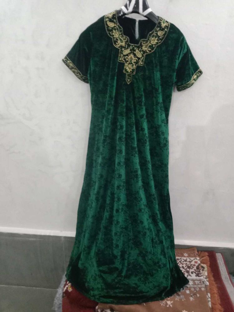 Elegant Green Velvet Kurta Set