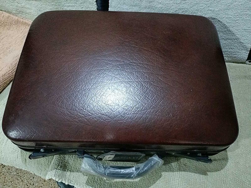 Vintage Odyssey Hard Shell Suitcase