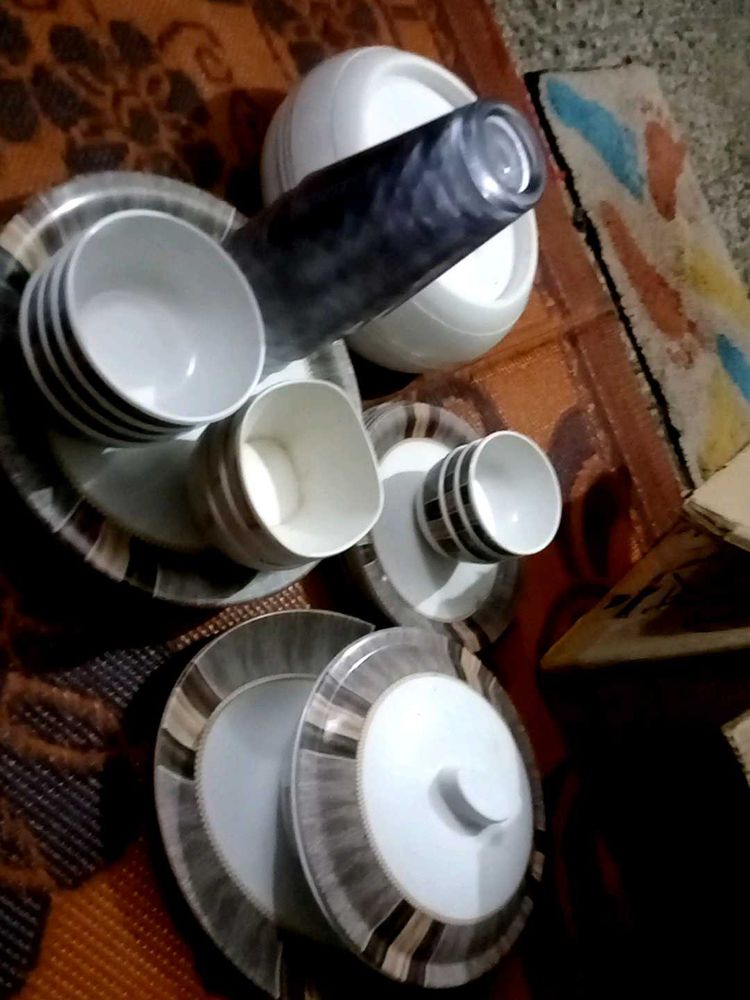 Elegant Dinnerware  pics wala camplet se