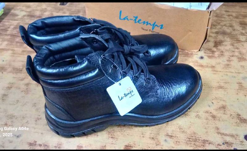 La-temps Black Leather Boots