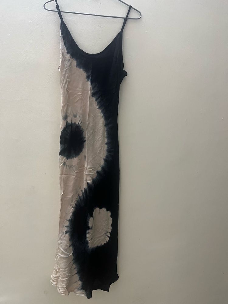 Stylish Tie-Dye Maxi Dress