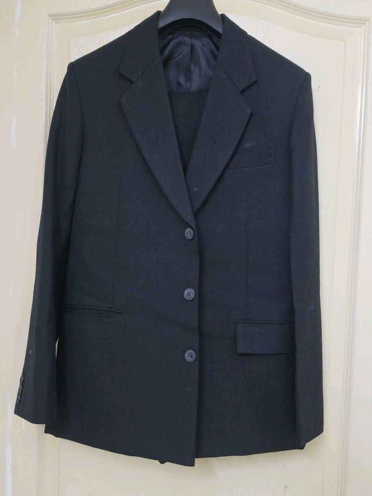 Men's Classic Black Suit Jacket and Pants
