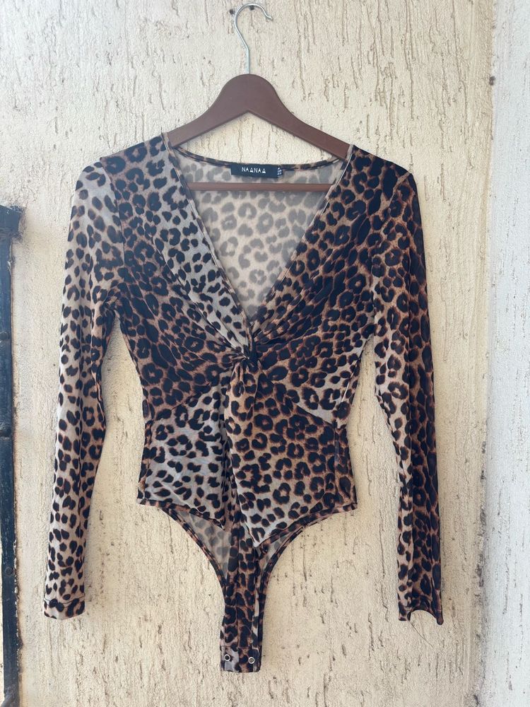 Leopard Print Twist Front Bodysuit