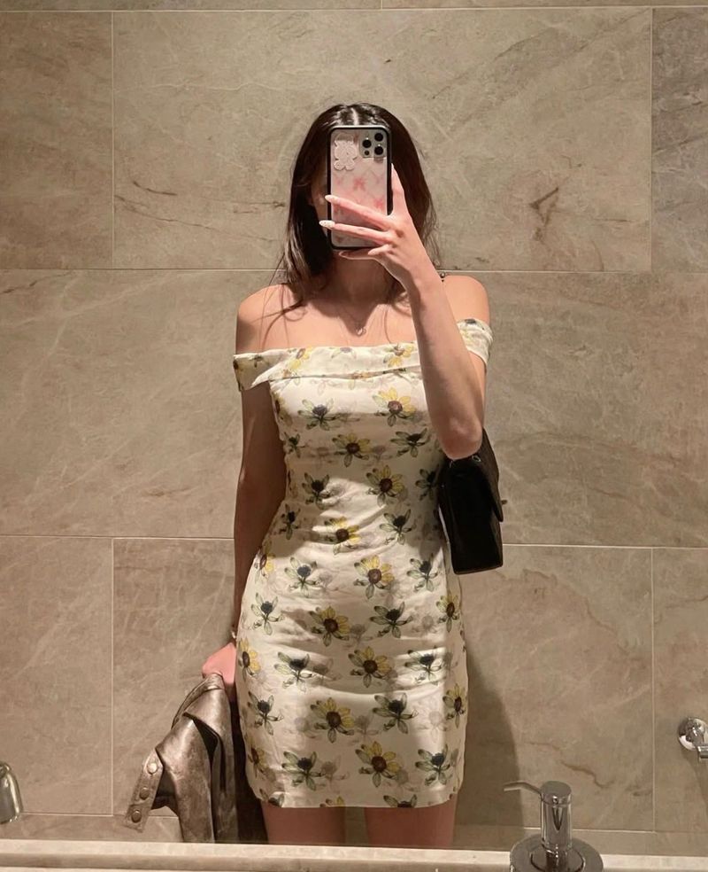 Chic Off-Shoulder Floral Mini Dress