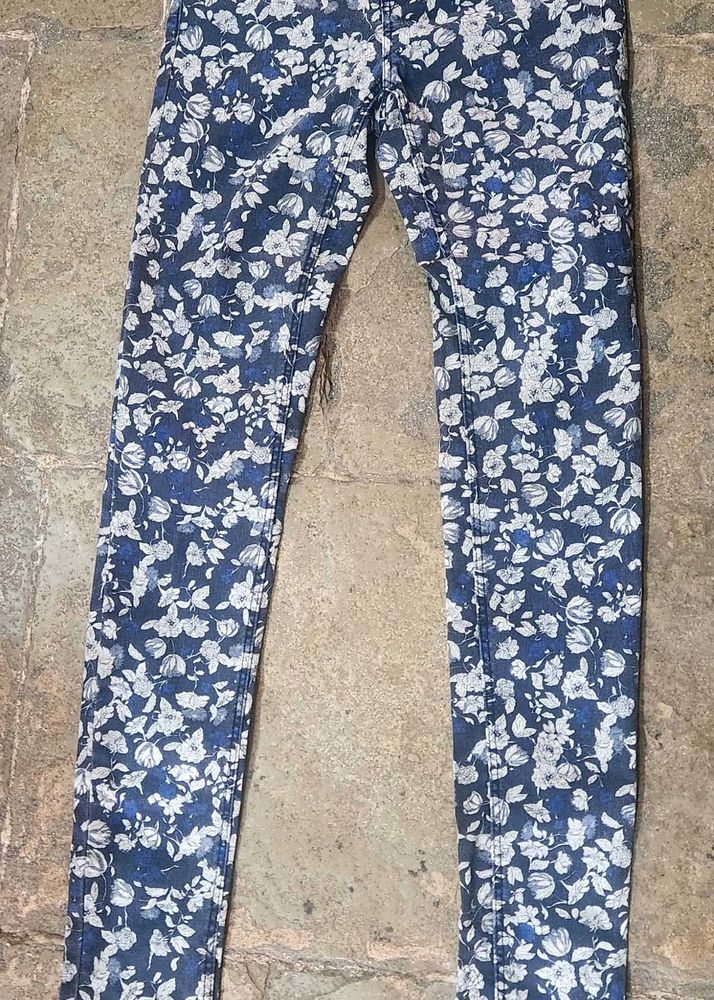 H &amp; M Floral Skinny Jeans