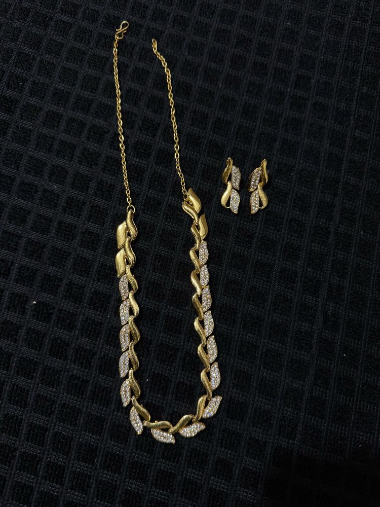 Gold Leaf Necklace &amp; Earring Set