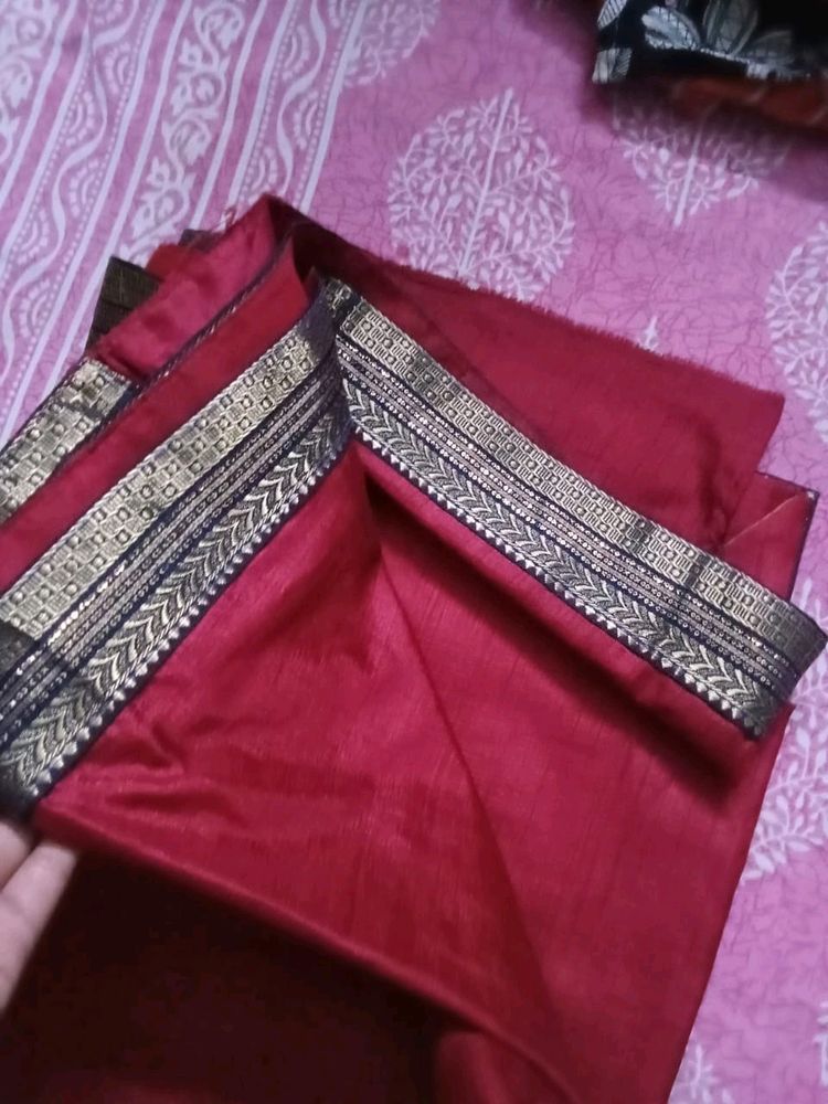 maroon saare