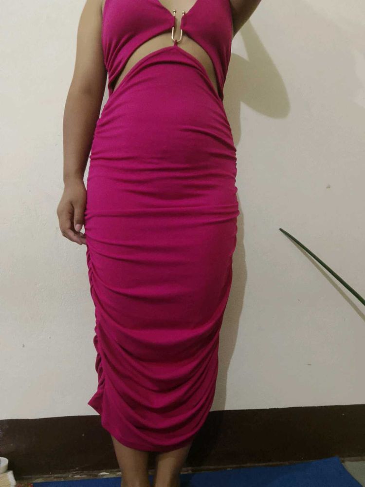 Chic Ruched Cut-Out Midi Dress