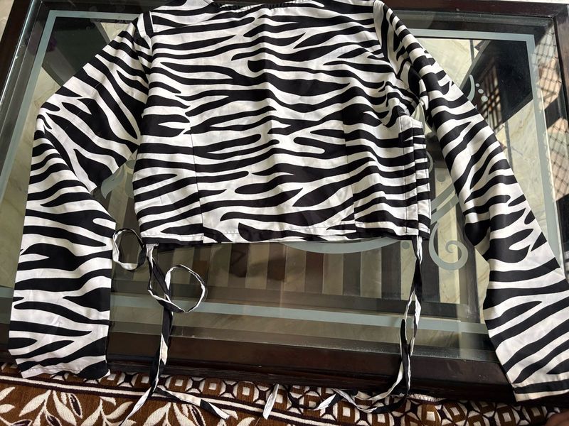 Stylish Zebra Print Crop Top
