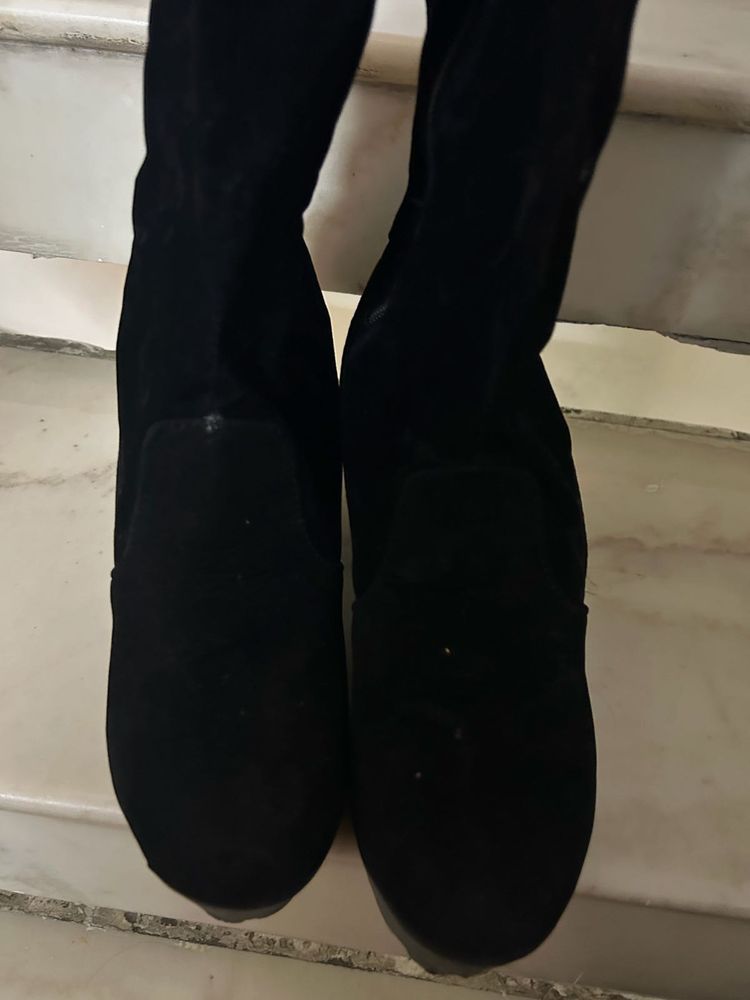 Chic Black Boots