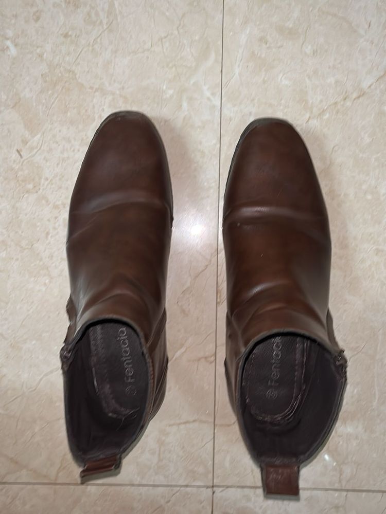 Elegant Fentacia Chelsea Boots – Timeless Style &amp;