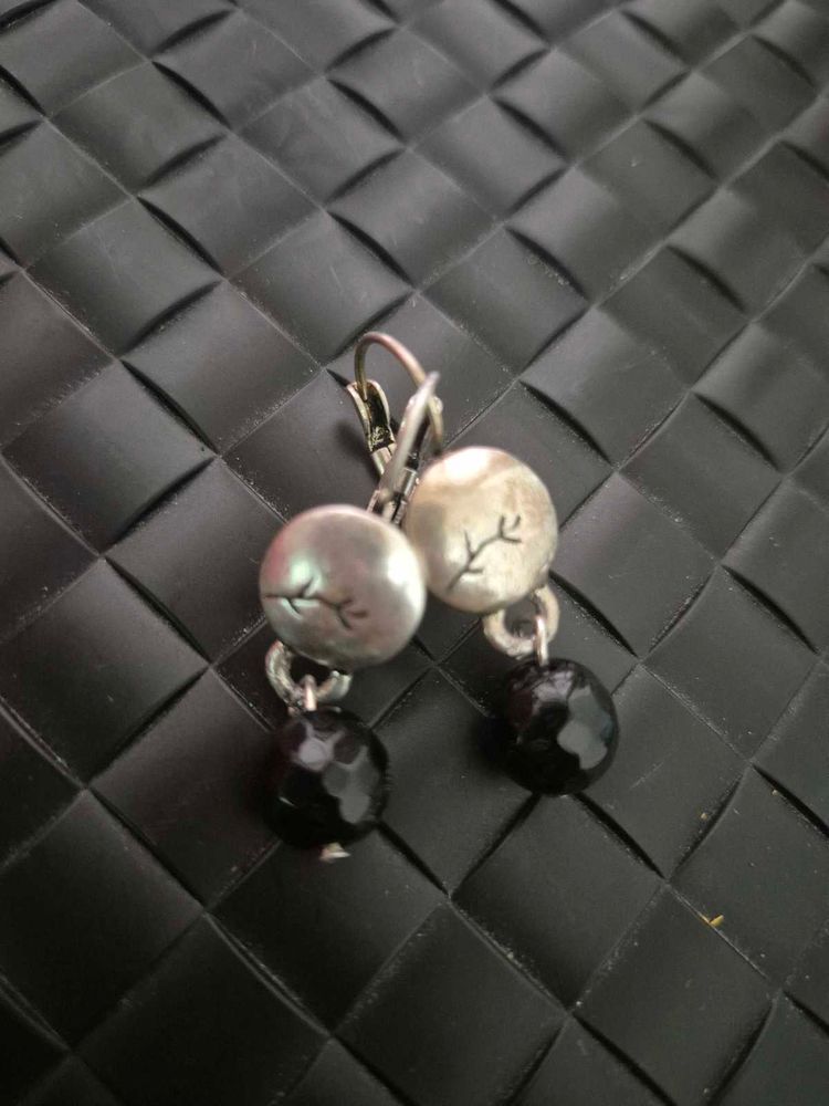 Elegant Silver &amp; Black Stone Earrings