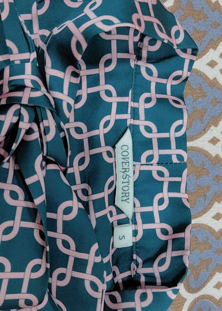 Stylish Teal &amp; Pink Chain Print Top