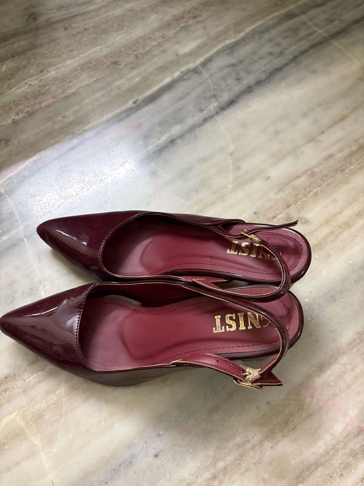 Chic Burgundy Patent Slingbacks
