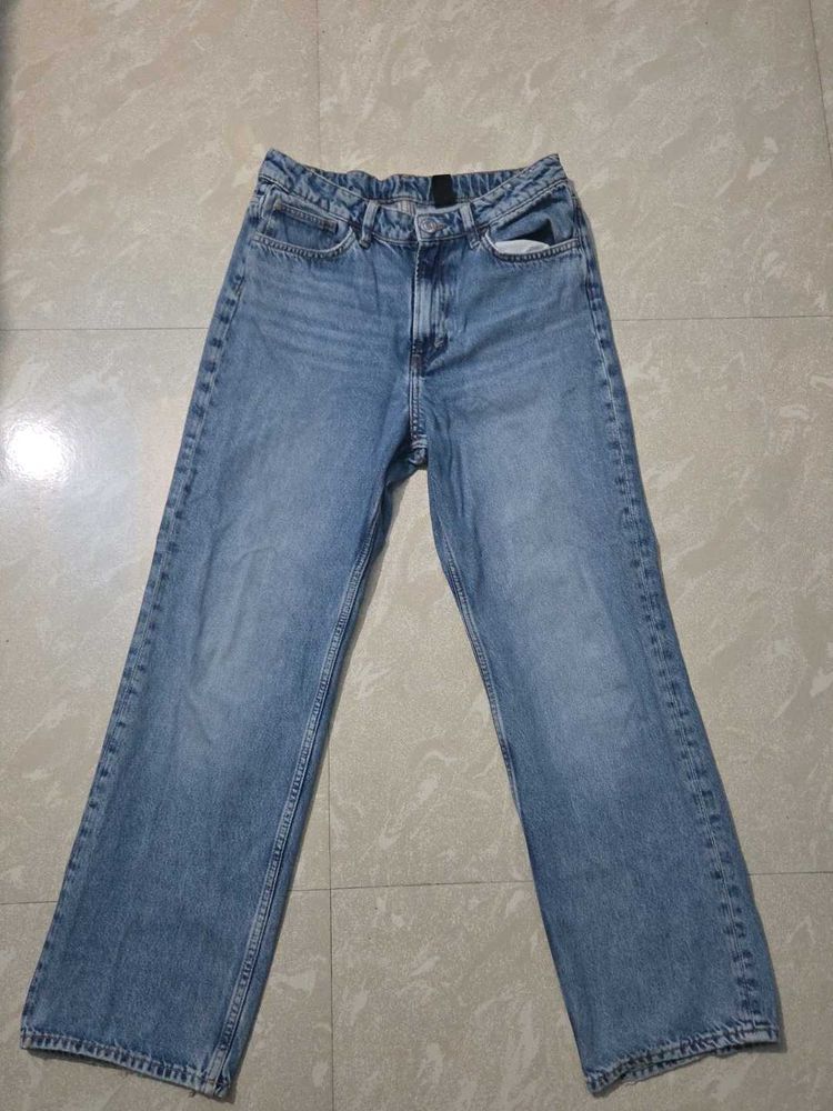 Light Wash straight Leg Jeans
