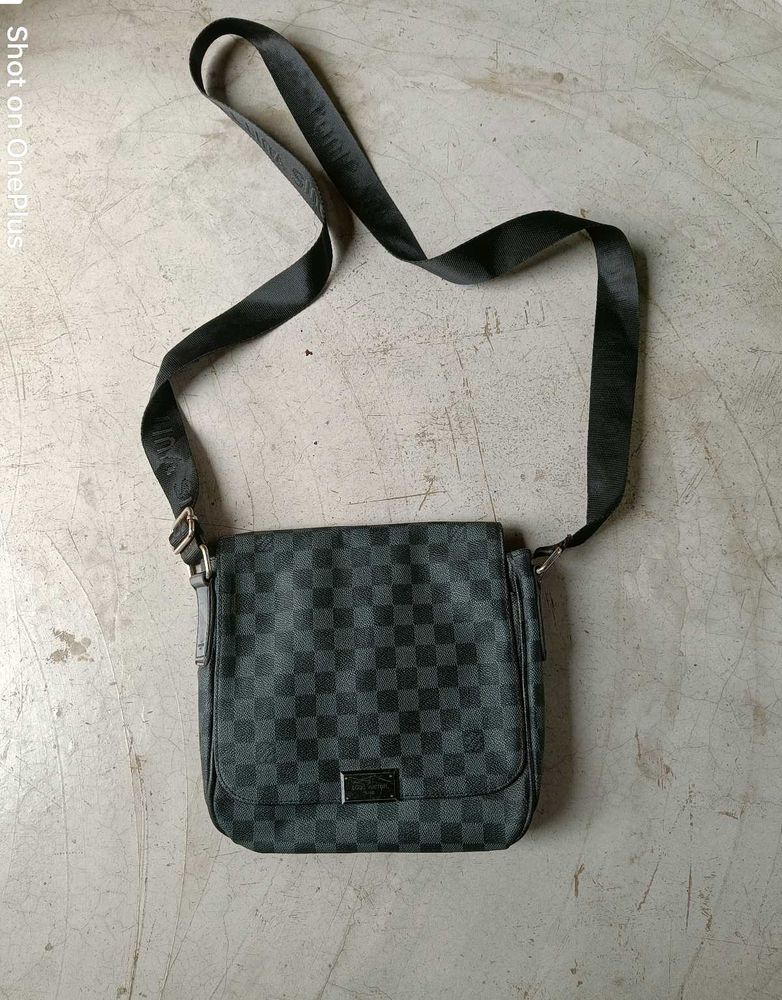 Louis Vuitton Damier Graphite Crossbody Bag  Styli