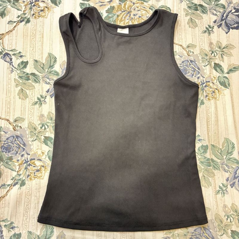 Ribbed Cut-Out Tank Top