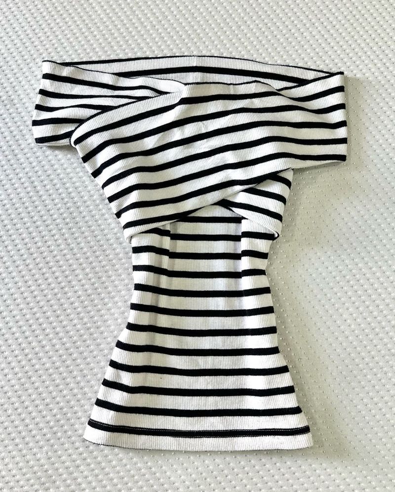90s Striped Off Shoulder Top