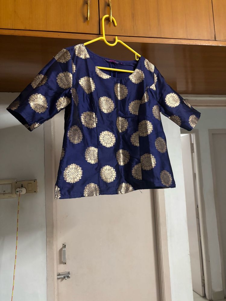 🆕 Blue &amp; Gold Print Top