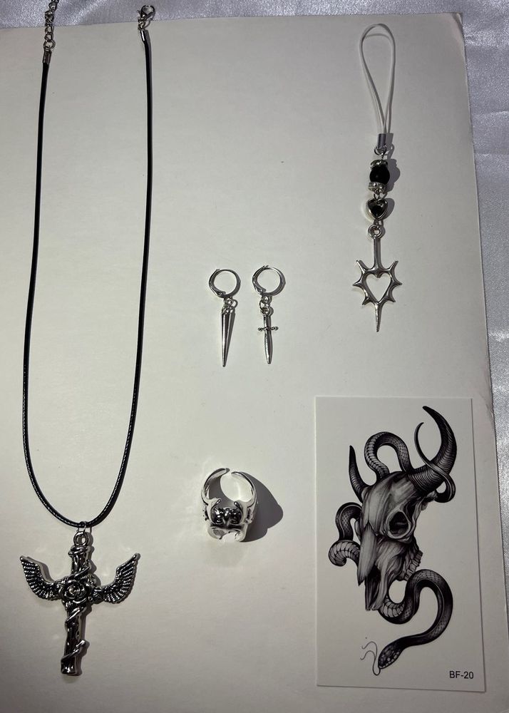 Gothic Skull Charm Jewelry Set