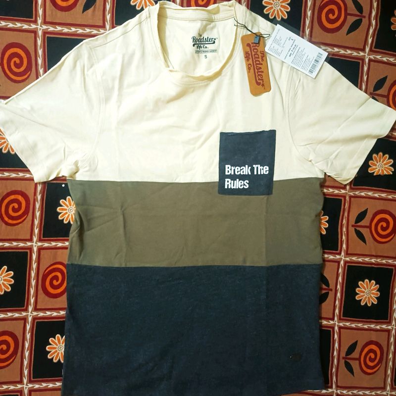 Roadster Men Beige Colourblocked Raw Edge T-shirt