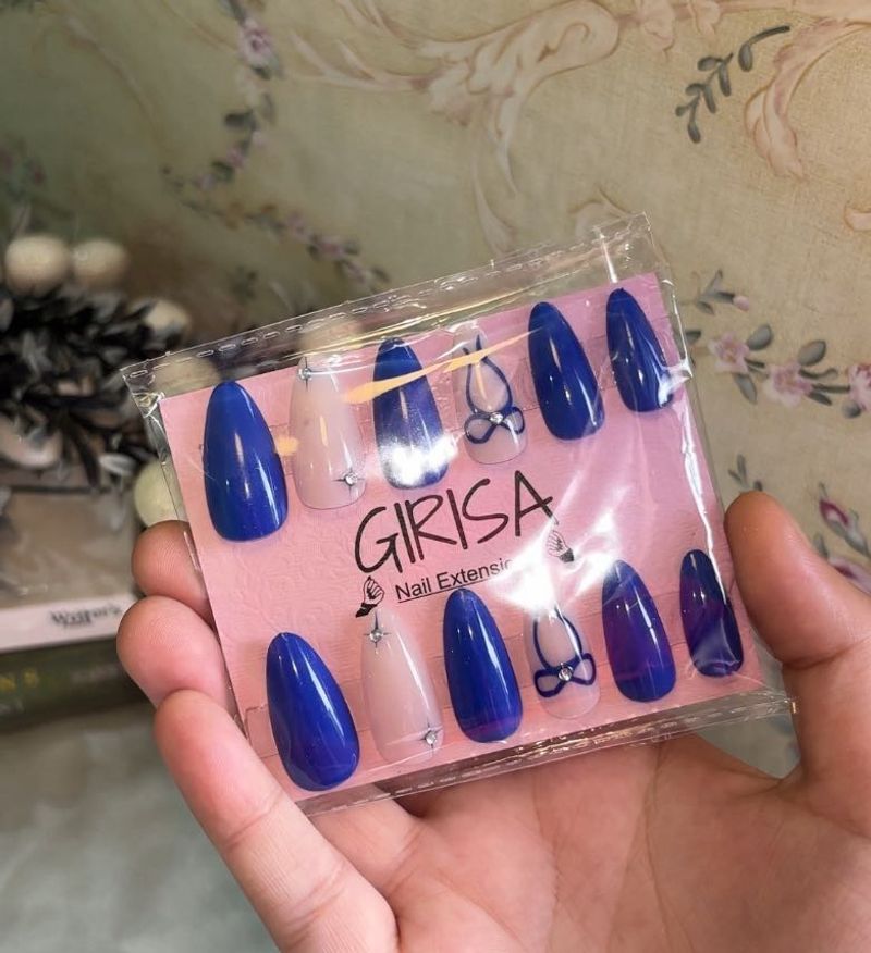 GIRISA Blue &amp; Nude Press-On Nails