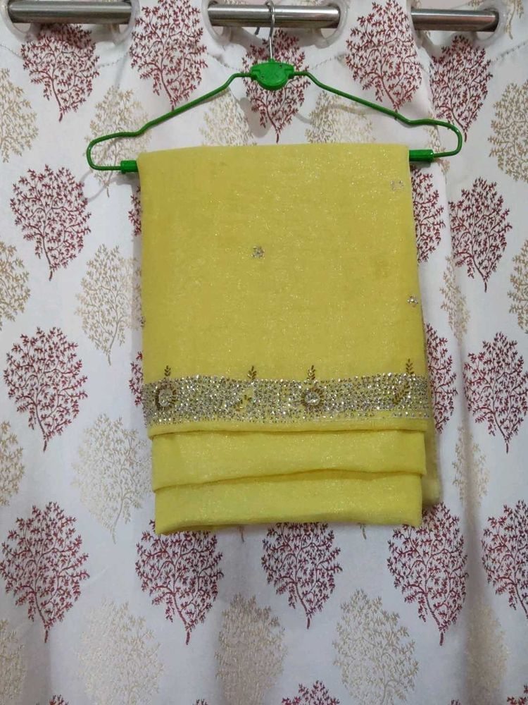 Yellow Embellished Saree💛