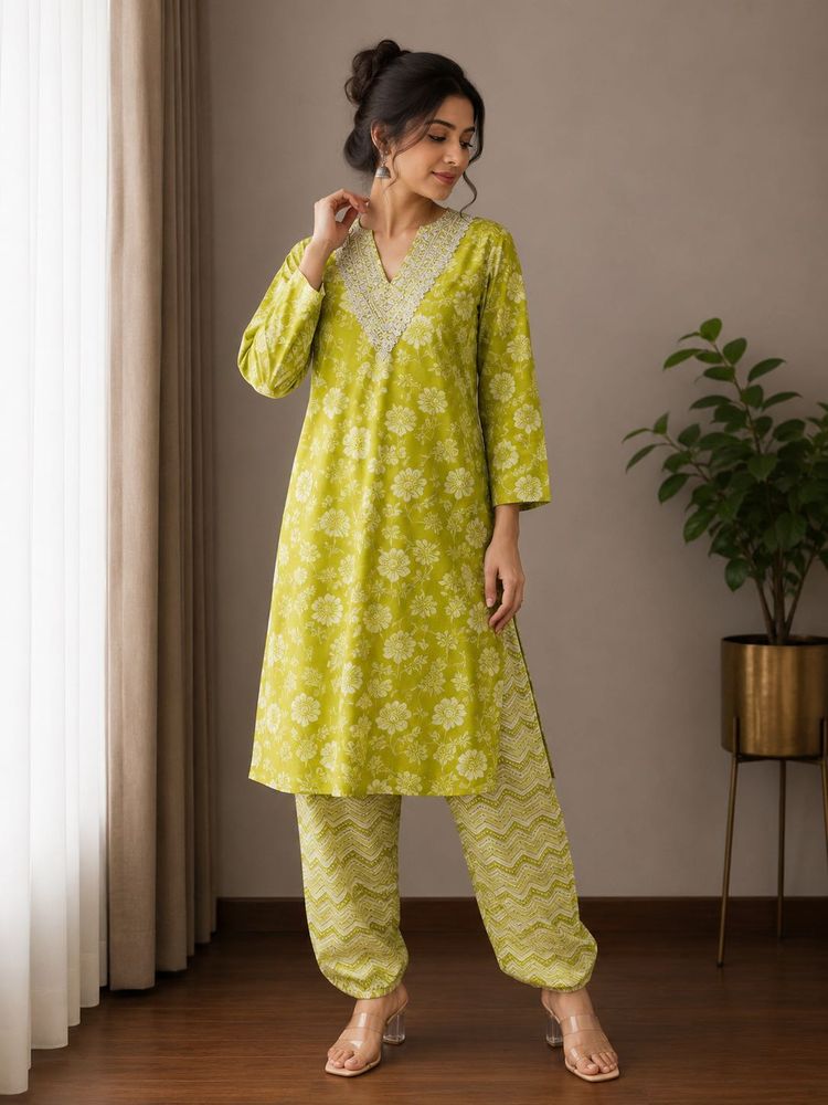 Chic Printed Kurta Set with Pants
