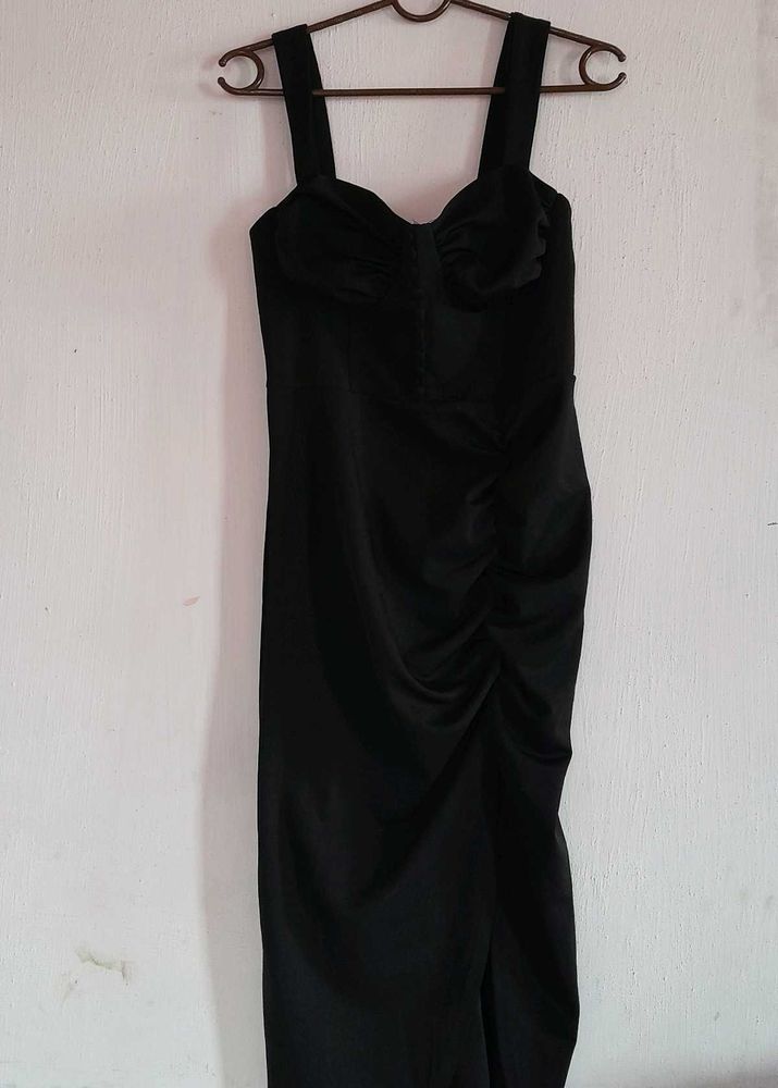 Elegant Black Ruched Midi Dress