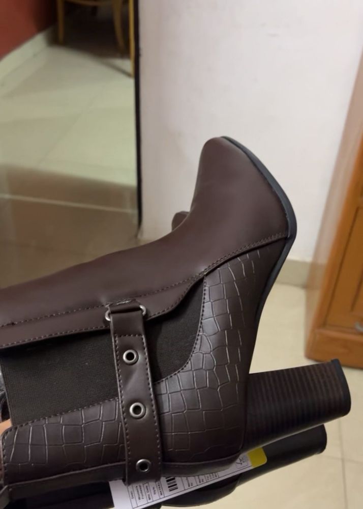 Chic Brown Croc Embossed Heeled Boots
