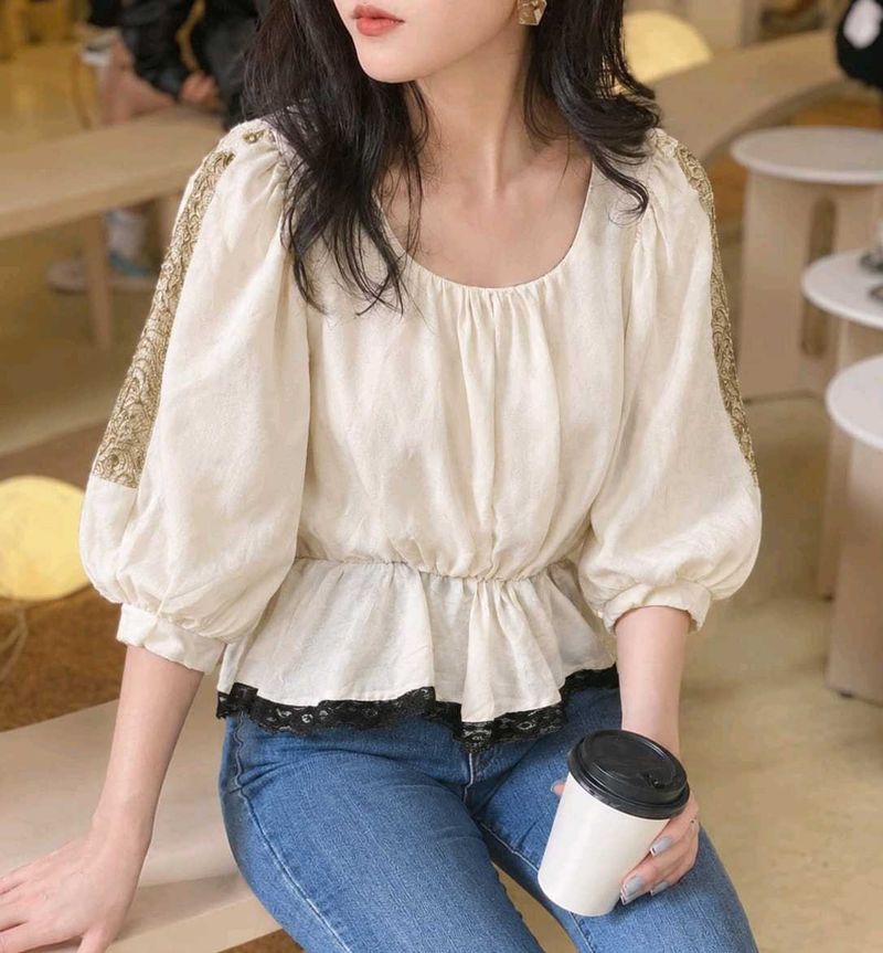 New with tag Chic Off-White Peplum Top
