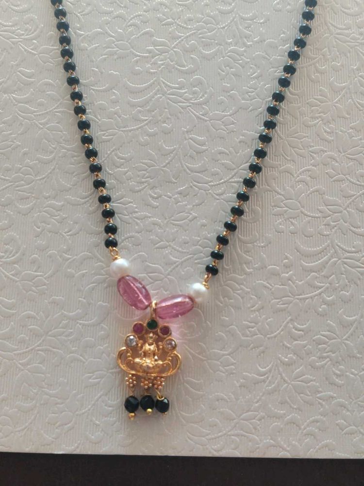Elegant Gold Mangalsutra Pendant Necklace