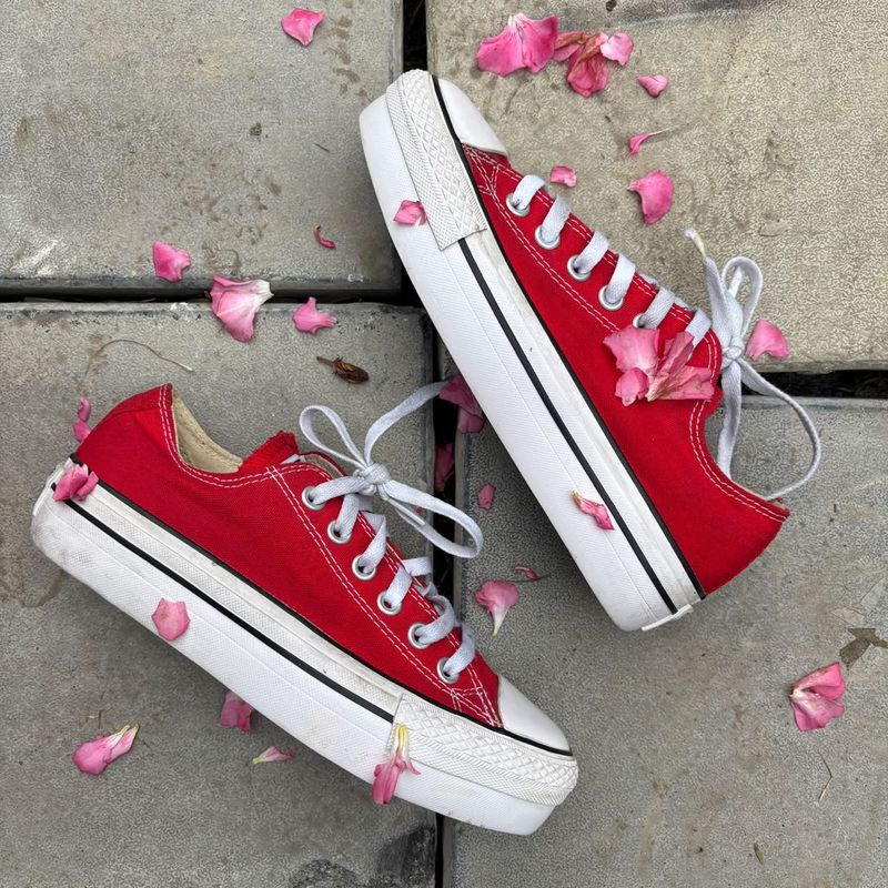 Rare red converse low