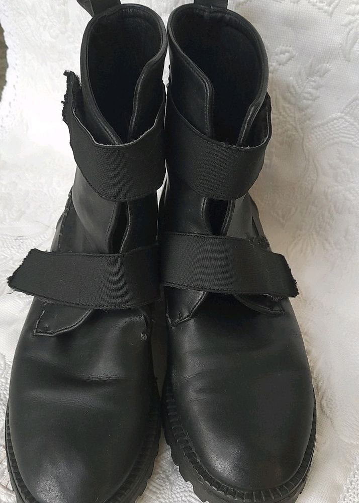 Alexander McQueen boot 🥳🥳