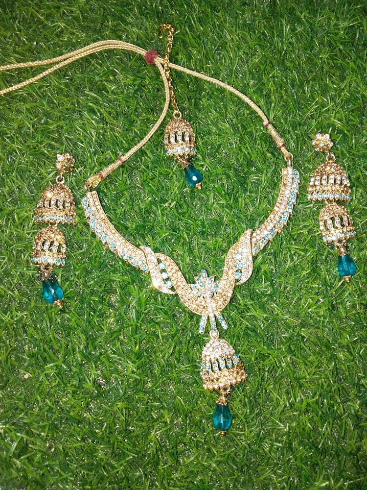 Blue White golden necklace set