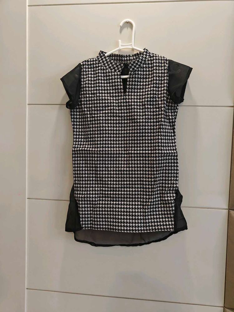 Houndstooth Top new without tag L