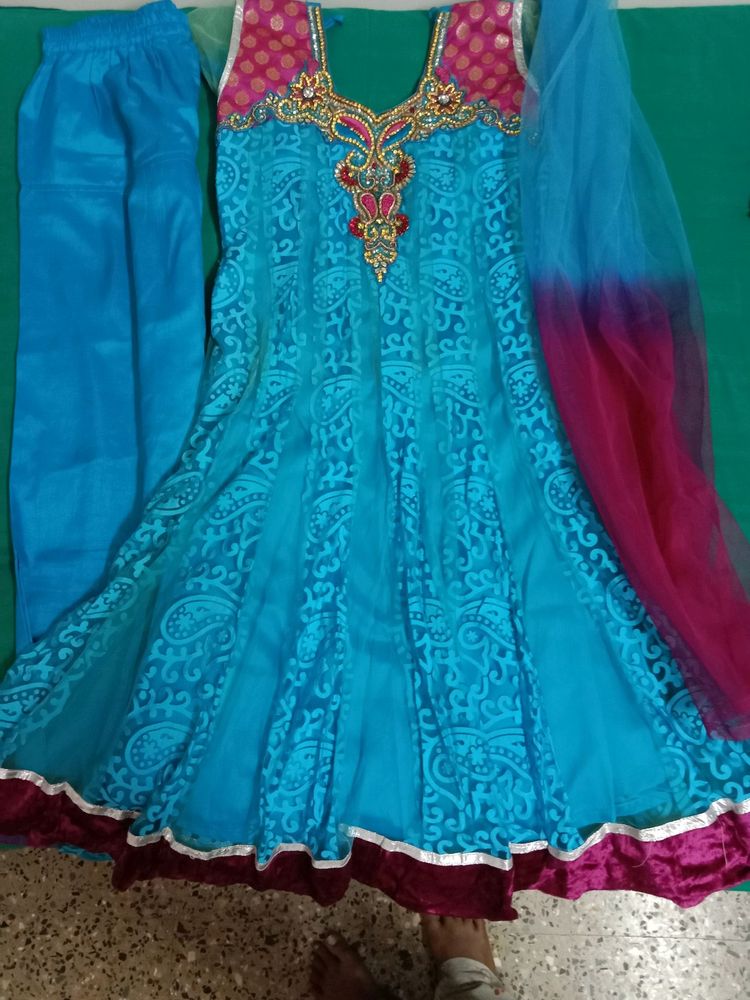 sky blue colour netted full set chudi