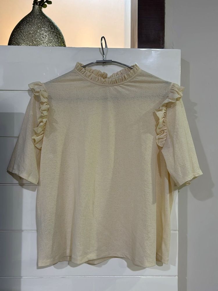 Chic Ruffled Neck Top