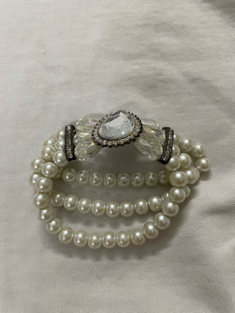 Vintage Pearl &amp; Crystal Bracelet