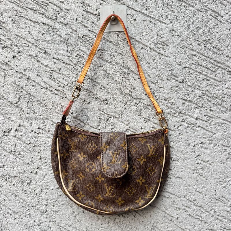 Louis Vuitton Monogram Canvas Pochette