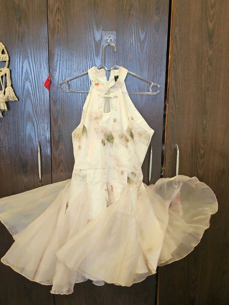Elegant White Floral dress