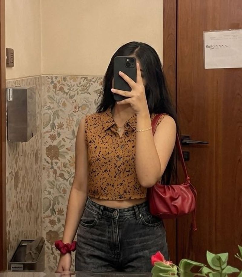 Stylish Sleeveless Brown Cropped Top