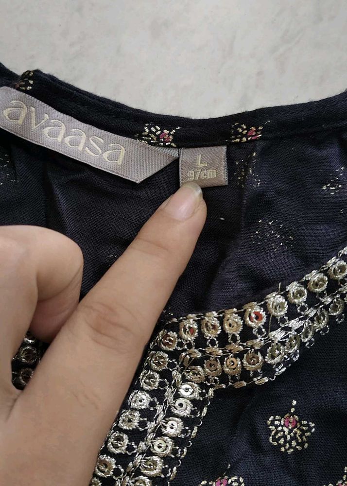 Avaasa Embellished Kurta