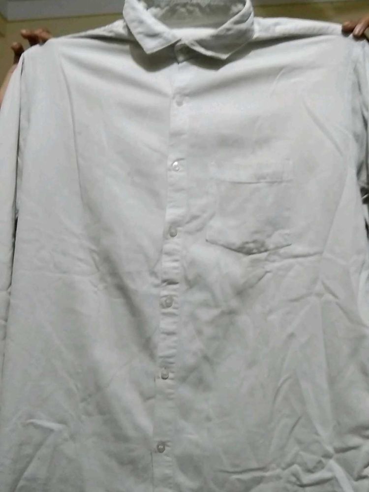 Men's Light White Button-Up Shirt