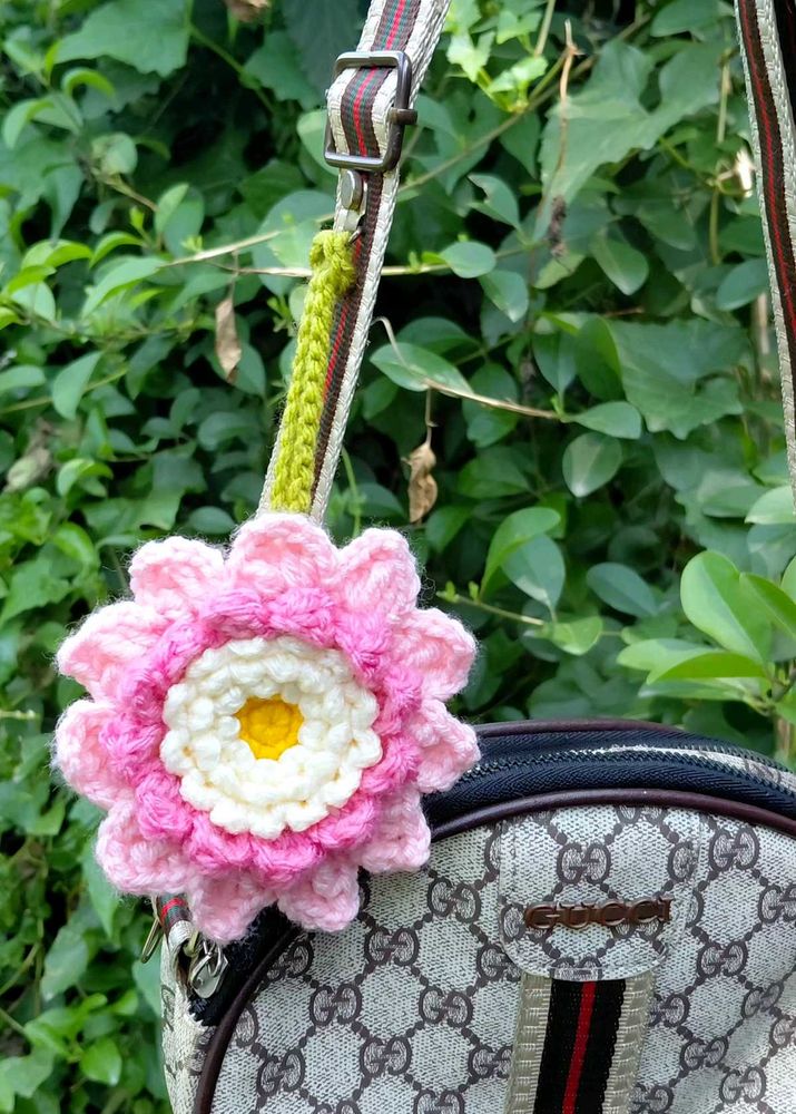Crochet Lotus Earbuds pouch