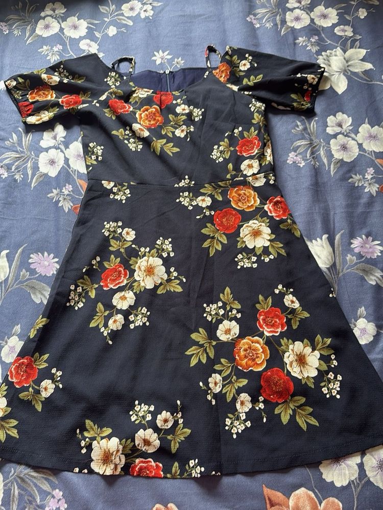 Chic Floral Print Cold Shoulder Dress