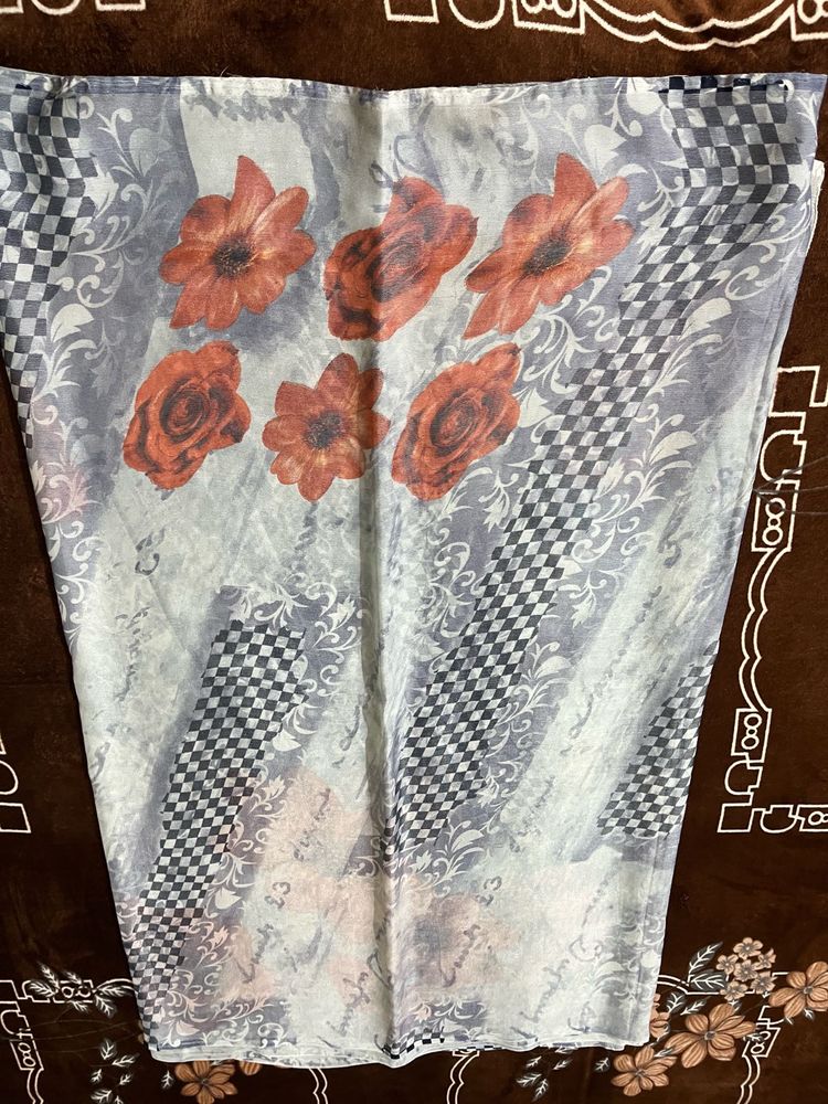 silver colour flowers print saree