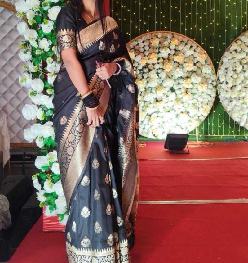 House of Pataudi Black &amp; Gold Silk Banarasi Saree